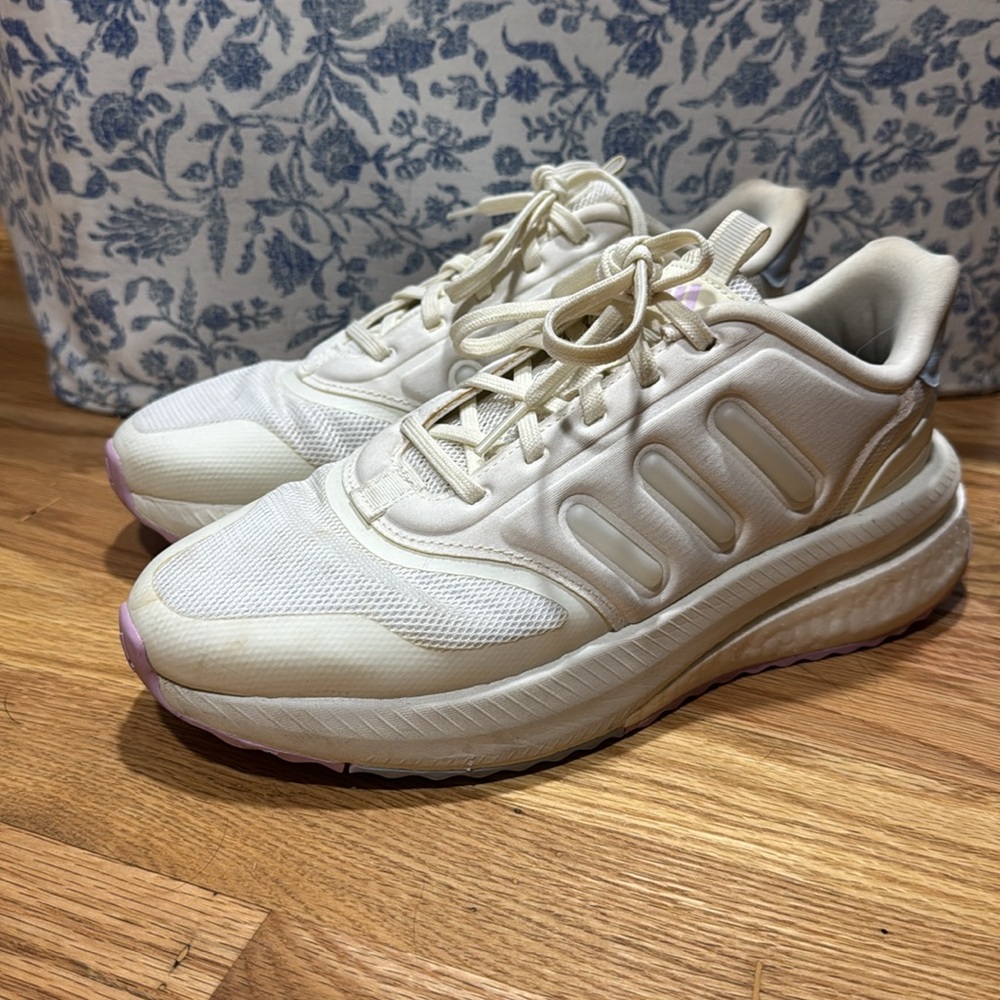Adidas Women’s Cream Sneakers